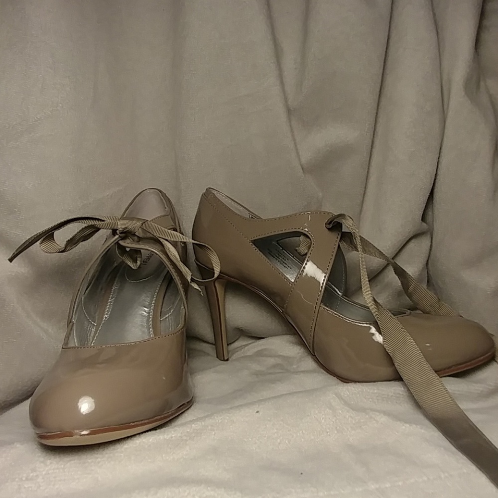 Lace up heels 👠